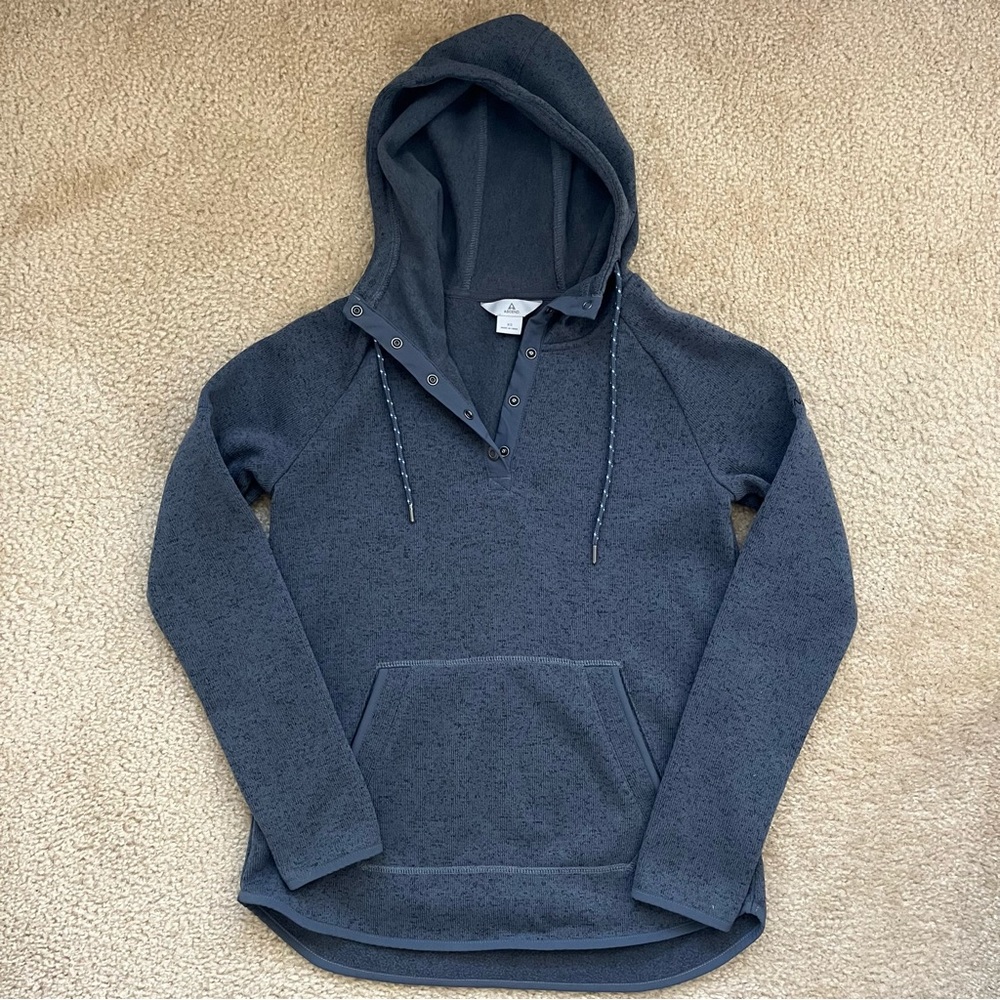 Ascend sweatshirt. XS. Perfect condition.